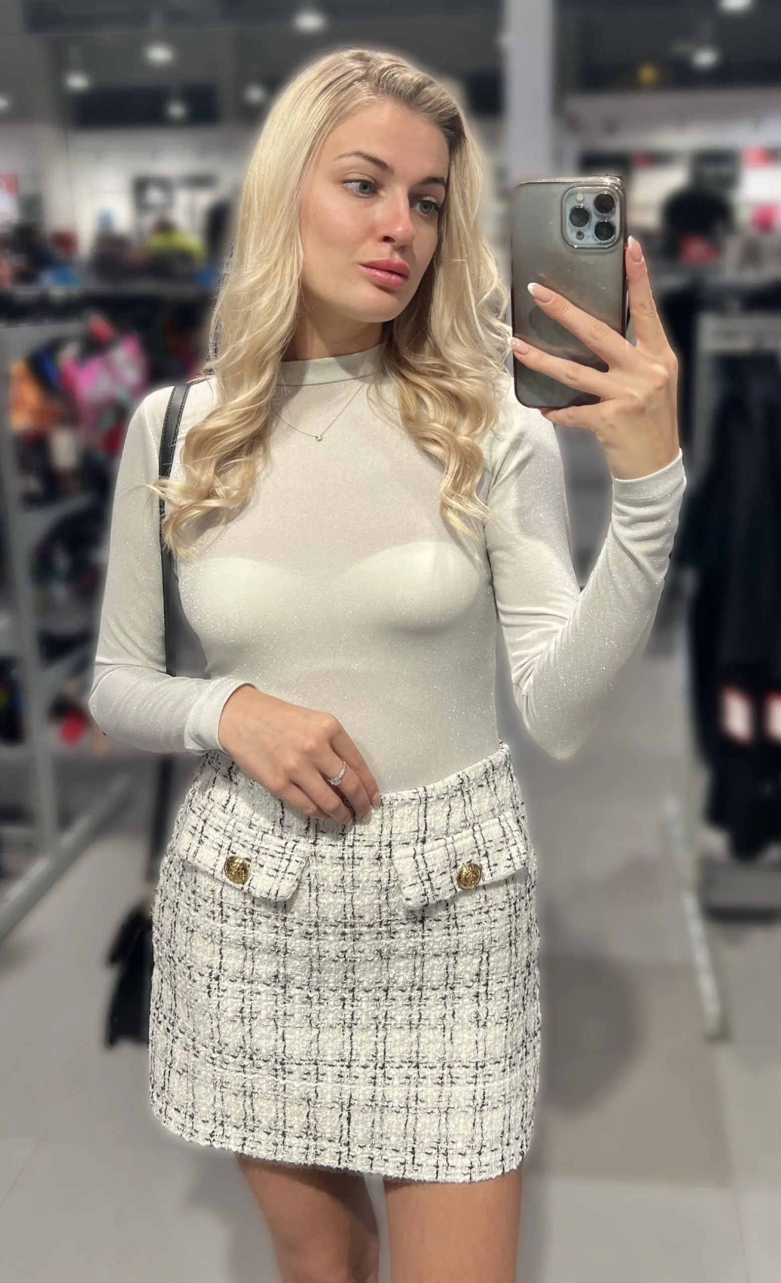 Laura Derzaka